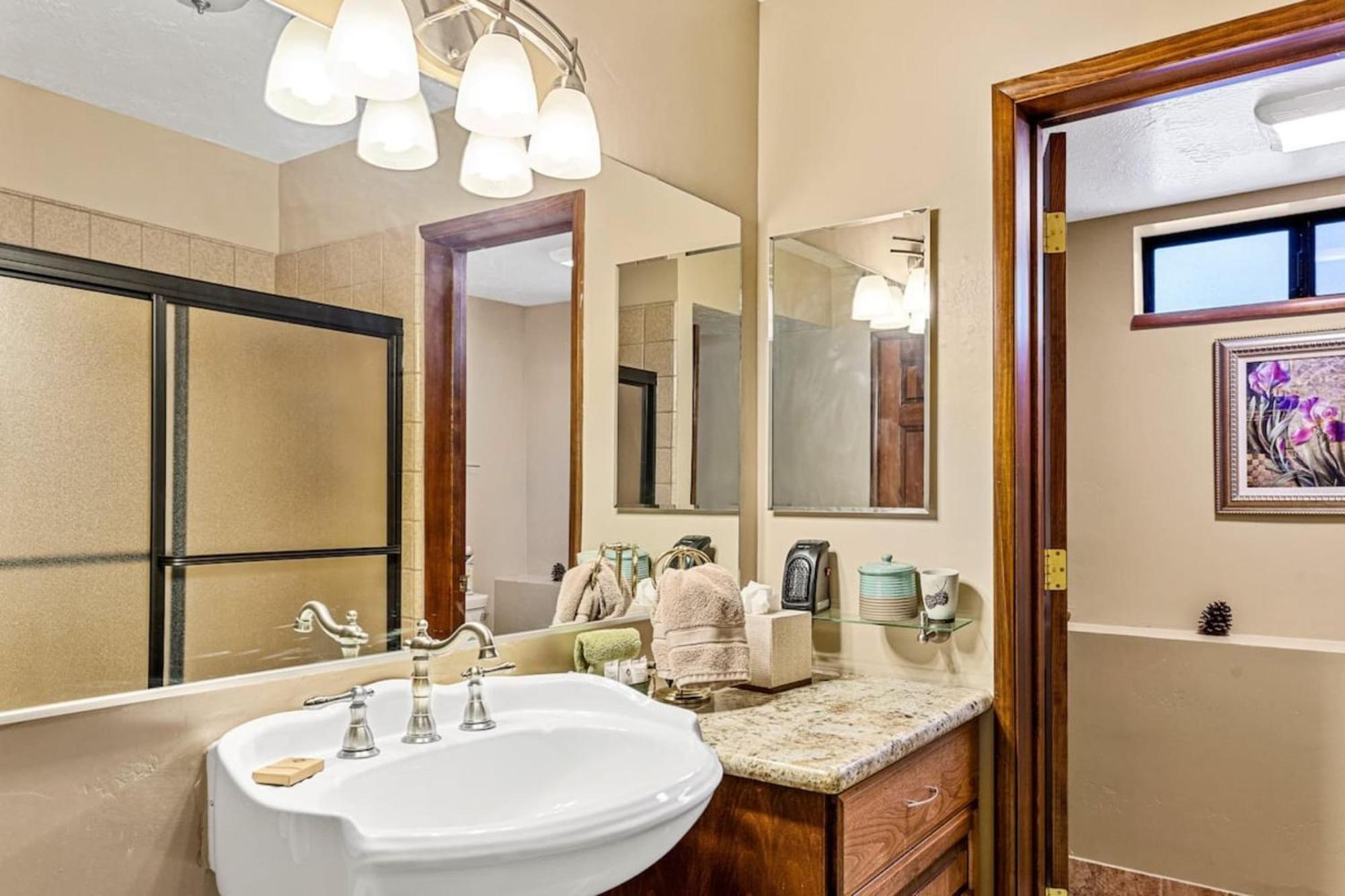 Sutter Ln By Avantstay Beautifully Remodeled Kitchen,4Cabin-Chic Bedrooms Blue Jay Экстерьер фото